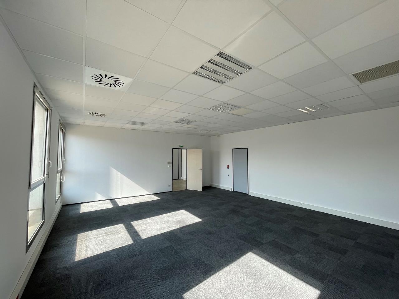 Bureau Marseille 2378m² Location bureau Marseille Bouches-du-Rhône OLBUR2119897 3